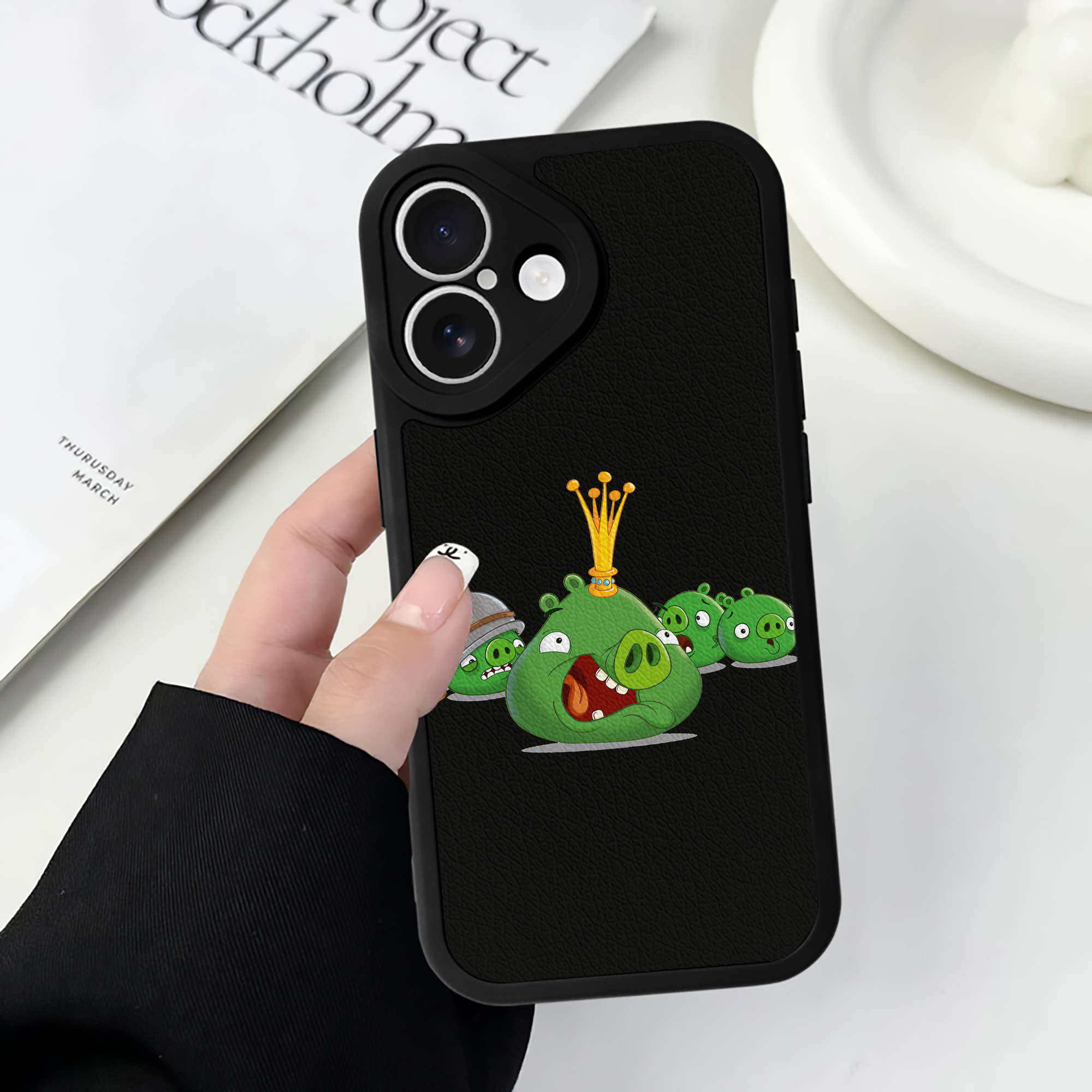 （画像用） Angry Birds アングリーバード 【iPhone 16シリーズ対応】シリコンスマホケース（レザー調） 材質：シリコン